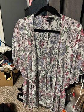 Kristin Nicole Floral Kimono Cardigan in White with Pink & Green Large